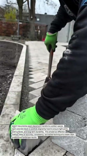 Perfect Paver Placement That Looks Satisfying #construction #pavers #hardscape