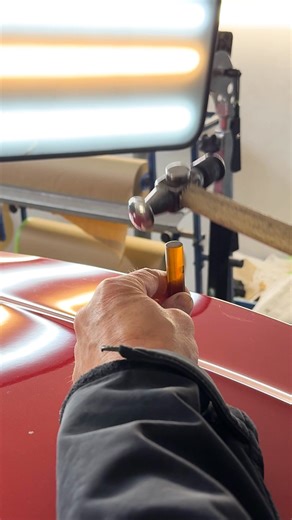 💥🚗 Beule? Kein Problem! 😎 Mit Smart Repair bringen wir dein Auto schnell & kostengünstig wieder in Topform 💪✨ Ob Parkrempler, Hagelschaden oder kleine Delle – wir klopfen das wieder glatt! 👨‍🔧🔨 🔧 Schnell. Präzise. Nachhaltig. Spare Zeit, Geld und schone dabei die Umwelt 🌍♻️ 📅 Jetzt Termin sichern und staunen, wie gut dein Auto wieder aussieht! #AutomobileLambertz #Wasserberg #SmartRepair #Beulenfrei #Autopflege #KFZWerkstatt #Lackfrei #Autoliebe #CarRepair #WerkstattProfi | Automobile 