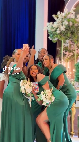 Perfect Group Selfies: Tips for Capturing Memories