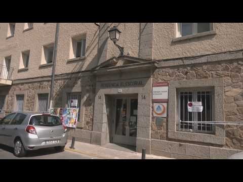 An El Escorial hostel hosts a hundred firefighters from all over Spain