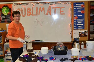 Oakdale Elementary Holds “Dry Ice” Science Experiments