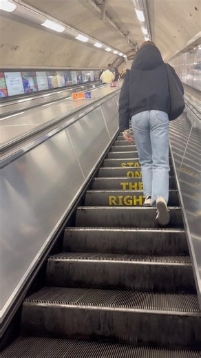 Beautiful London Underground Tube #london #underground