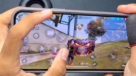 115K views · 2K reactions | iPhone 13 Pro MaxSmooth Rush Gameplay Handcam  [Highlights] #FreeFire #trendingvideo | Shubham Rawat | Facebook