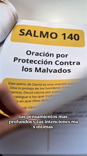 ¿Alguna vez te has preguntado el verdadero significado de cada versículo de los Salmos? Profundiza en las enseñanzas del libro de los Salmos con "Los 150 Salmos Explicados Versículo por Versículo". Este material exclusivo ofrece un análisis detallado de cada versículo, haciendo que el estudio de la Biblia sea más accesible, profundo y práctico. Lo que aprenderás: ✅ Interpretación clara y detallada de cada versículo de los Salmos; ✅ Información sobre la fecha y autoría de cada Salmo; ✅ La idea ce