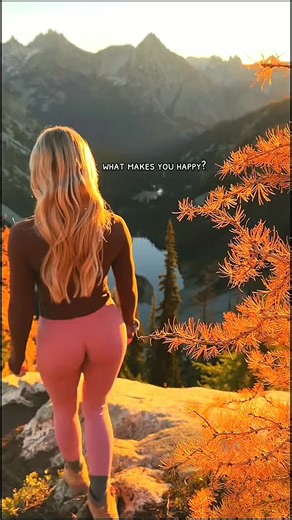 Soft tones, strong breeze.#hiking #hike #naturevibes #outdoorlife #pnwaesthetic #mountainvibes #tijneyewear #tijnoutdoor