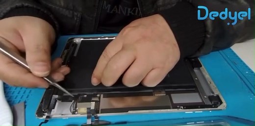 Watch iPad air A1474 touch screen replacement video tutorial guide on Amazon Live