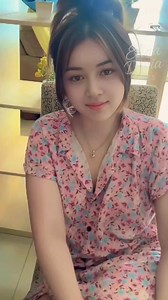 Trying to stay serious on live… My sister: “Nope.” 😌😂 #Relatable #LiveFail #FYPReels #SiblingLife | Elina Devia Talks