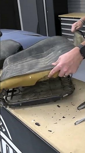 JBugs - 1970 VW Karmann Ghia Front Seat Bottom Upholstery Removal