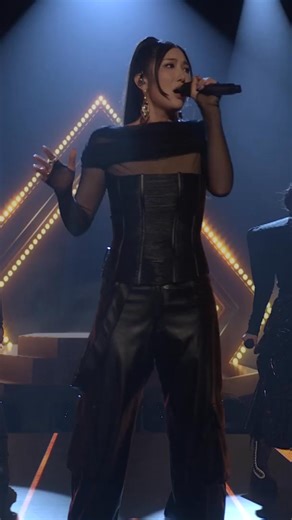 HUNTRIX first ever live performance and they nailed it!!💝😭👏 #KPopDemonHunters #Huntrix | NJ Lee