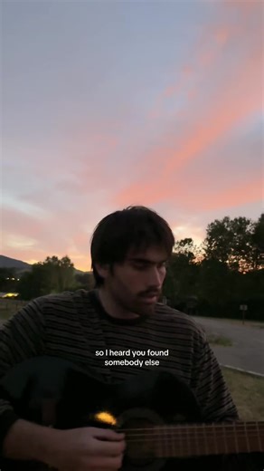 this one’s hard to play standing up but here’s a longer version for you #somebodyelse #the1975 #mattyhealy #cover