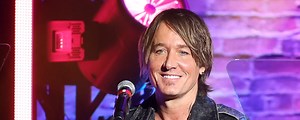 Keith Urban Dominates CMT Music Awards With Special Performance of "Straight Line"