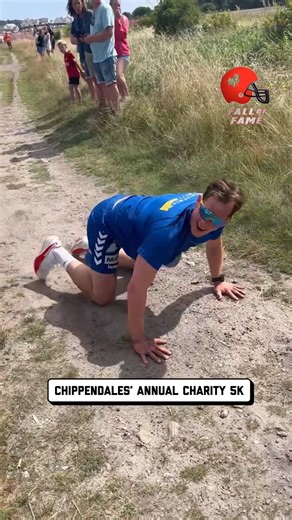 marathons have gotten way sexier... 🤪 🤣 #marathon #running #runhappy #sportsfail #fitnessfail #twerk #twerking #twerkqueen #fail | FailArmy