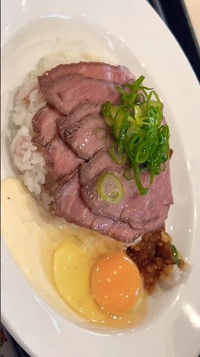 松屋のオリジナルソースローストビーフ & 松シェークバニラ Matsuya’s Original Sauce Roast Beef & Vanilla Matsu Shake