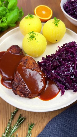Veganes Weihnachtsessen mit Smoky BBQ Steaks