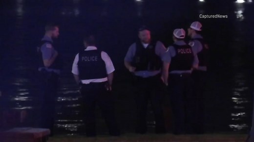 11 rescued from sinking boat on Calumet Harbor, Chicago fire says