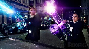 745K views · 10K reactions | Could be another multiverse: Thor and Valkyrie wearing black suits and fighting alien demigods the MIB style. | Boxoffice Movie Scenes | Facebook