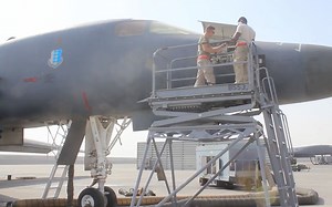 B1-B地面整备，升空加油，F35C作训_哔哩哔哩_bilibili