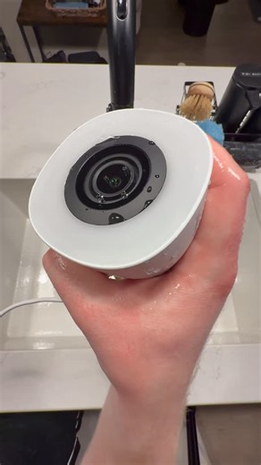 Gift Gecko on Instagram: "✨LINK IN BIO✨ The clarity of the full color night vision is wild 🤯 #amazonfinds #securitycamera #youkey #youkeyP320Pro"