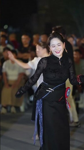 wengmu, the Tibetan dance goddess with charming smile