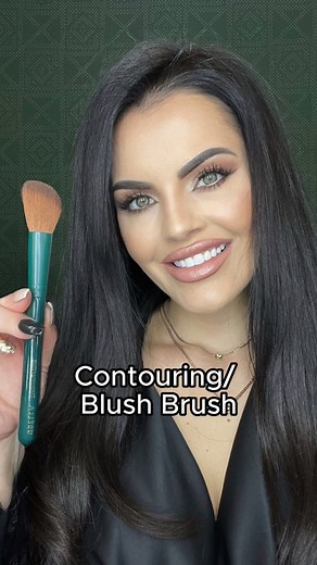 UBELLA on Instagram: "Want to master the art of contouring? 🌟 Check out this sneak peek from The Every Woman Online Makeup Course! In this clip, Alecia demonstrates how to achieve perfect contour using the Contouring/Blush Brush from The Complete Collection. Want to see all the indepth tutorials with simple step by step instructions🤔 ? Sign up for the full course and get all the tools, tips, and tricks you need to create stunning looks. 💄✨ #ubella #makeupddict #makeupcour