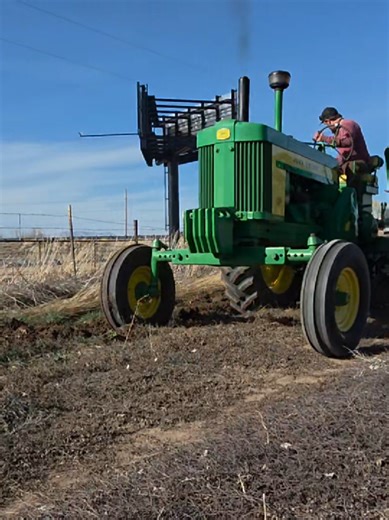 John Deere 720 Diesel:Takin Care Of Business! #johndeere #tractor #agriculture #fyp #farmer @John Deere