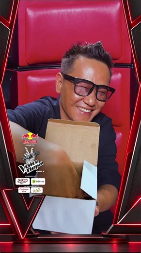 What’s in the box? Coach Naren guesses | The Voice of Nepal S8
