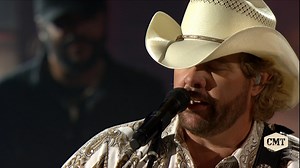 This song still puts a big smile on my face 20 years later! Happy No. 1 anniversary to "I Love This Bar" 🥳 ❤️ 🥃 | CMT