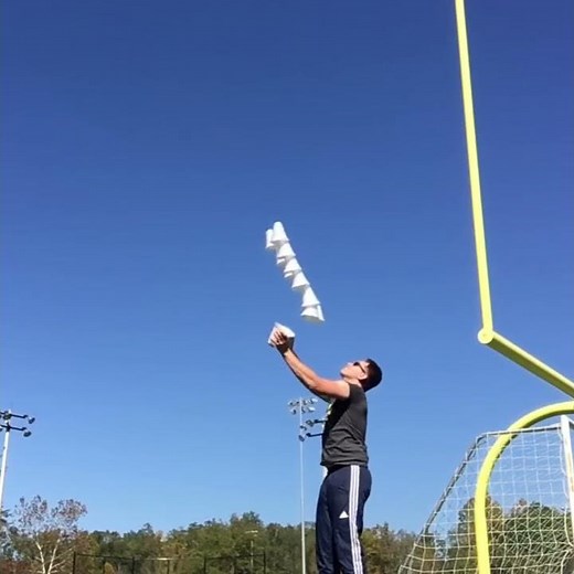 Juggling World Record, 14 cups (World Record)