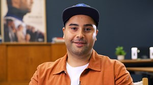 "Jeg havde en plan B." Milad Avaz er aktuel med TV 2-serien 'ALFA'. Serien handler om børsmægleren Adam, der pludselig vover sig ud i den kriminelle verden. | TV 2 Echo