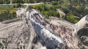 Please enjoy this #MountainMonday timelapse of the Autumn Volksmarch, October 1st, 2023. To learn more about Crazy Horse Volkmarches visit https://crazyhorsememorial.org/visit/special-events . | Crazy Horse Memorial