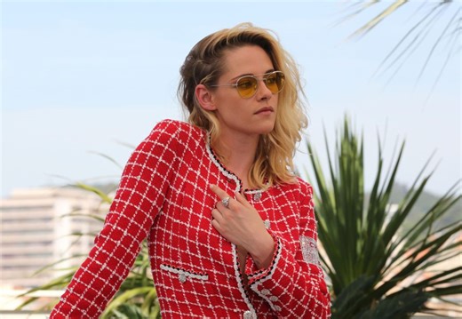 Kristen Stewart is writing a "stoner girl comedy"