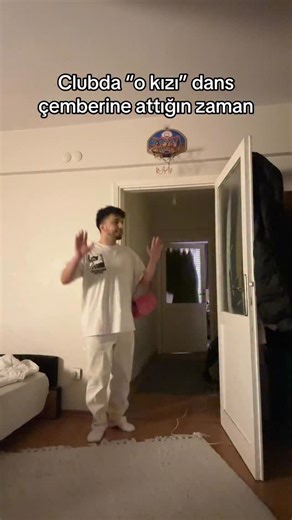 BoraSıray on Instagram: "hep aynı hareket hep"