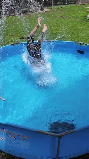 Top_cheff_superior (@top_cheff_superior)’s video of robot limpia piscina