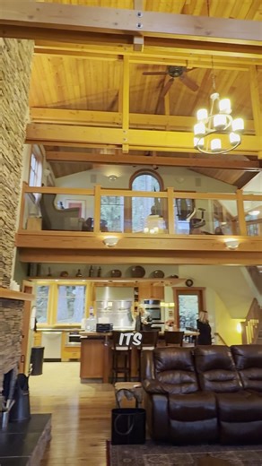 🏡 Salt Spring Island Tour 🌧️ Rain Edition First stop: food! 🥪 Then, a quick ferry ride, then a super fun day checking out this gorgeous listing on Salt Spring Island! Location: 260 Little Mountain Road, Salt Spring Island 📍 Property Specs: 5,000 sq ft West Coast home 🌲 Acreage: Private, 5-acre lot 🏞️ Highlights: Oceanfront with its own private dock (big enough for your boat!) 🚤, beautifully designed with a cozy, spacious, and moody vibe ✨, great natural light, and a huge primary suite wit