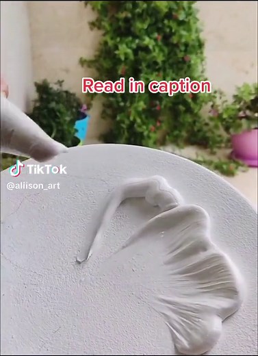 If you want to create textured paintings quickly and easily, try using a piping bag. Begin by mixing your texture paste to a smooth consistency. Then, insert the desired tip onto the end of the piping bag and fill with your mixture. Squeeze gently and move the bag in different directions over the canvas to create different ridges and patterns. You can experiment with various tips and techniques and regulate the thickness of the mixture. Don't worry about making mistakes; you can always wipe away