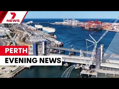 Closure of Fremantle Traffic Bridge; Battling blazes on opposite ends of the city | 7NEWS Perth