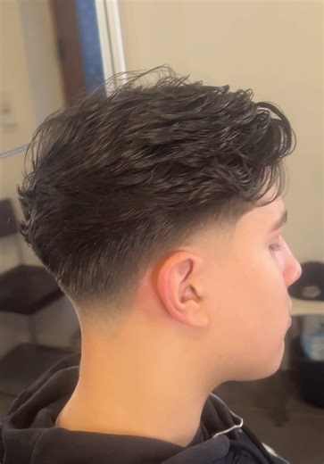 Fastest Barber: Amazing 5-Minute Haircut