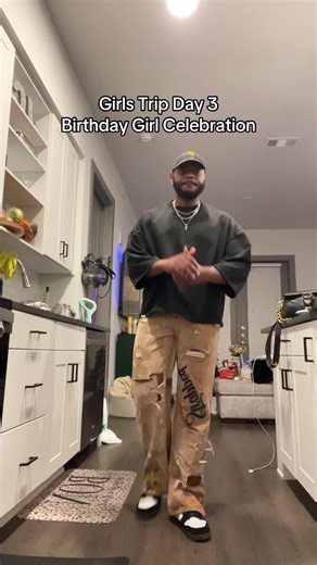 Reconnected with a friend I love dearly today. I feel even lighter Earring: @Mr.Clean Necklaces and shirt: @SHEIN Pants: @STRAPPEDBRAND Shoes: @Nike