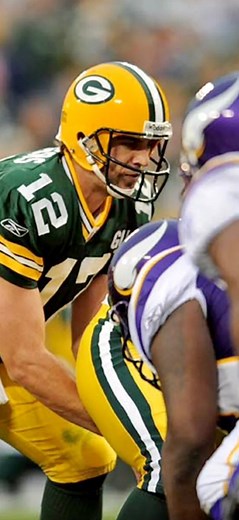 Aaron Rodgers makes his first career start on Monday Night Football vs the Minnesota Vikings during week 1 of the 2008 NFL season at Lambeau Field. Rodgers throws only 4 incompletions all game long and scores 2 touchdowns #aaronrodgers #gregjennings #packerstouchdown #packerswin #gopackgo #nflthrowback #packershistory #koreyhall #ryangrant #donalddriver #willblackmon #puntreturntouchdown #qbsneak #lambeauleap #aaronrodgersdebut #packers #vikings #packersvsvikings #minvsgb #nfcnorth #jaredallen #