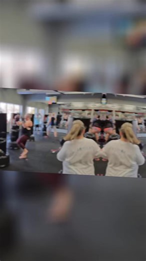 “This Is Your Sign” 🚨 THIS IS YOUR SIGN 🚨 If you’ve been saying “I’ll start after the holidays”… This is it. 🔥 10-Week Challenge begins January 10, 2026 🔥 Baseline Testing at 7:00 AM 🔥 $499 – last year’s pricing (ends this week!) ✔ In-person & virtual workouts ✔ Personalized nutrition plan ✔ Weekly coaching & accountability ✔ Progress tracking & real results 📍 9477 Garland Lane N, Maple Grove, MN ✨ 2026 is your year of breakthroughs. www.fxbmaplegrove.com | Farrell's Maple Grove