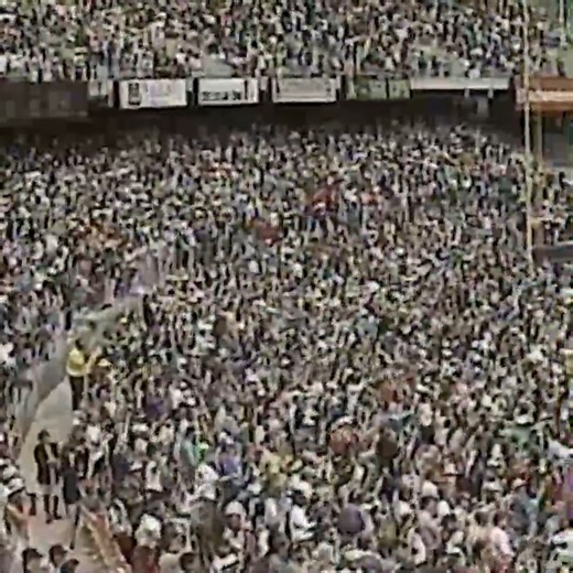 Rickey steals bag #939 💨 Coming up at 2:30pm ET, relive the game that saw Rickey Henderson become MLB's all-time stolen bases leader. 📺 MLB Network | MLB Network