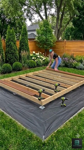 Landscapers won't tell you this — floating decks are easier and cheaper than pavers #backyardideas