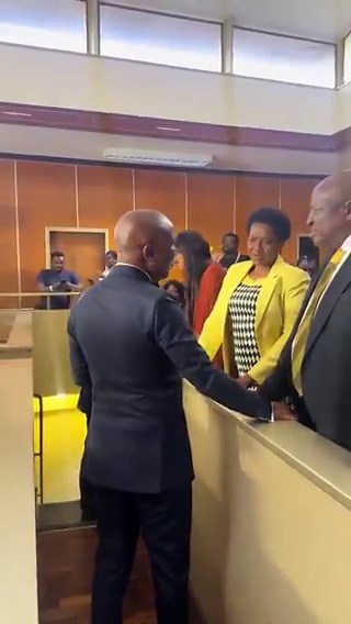 He kissed her by the way, like the gentleman he is. I love a gentleman hey🥺🤌🏾❤️