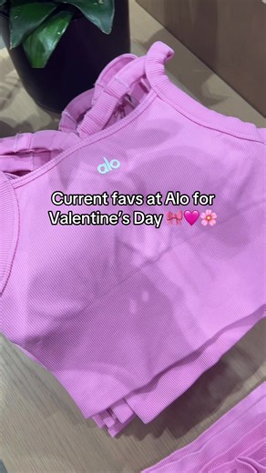 @Alo Yoga is killing me with all this pink I want everything 💓 These are perfect for Valentine’s Day and spring #girly #girlythings #pink