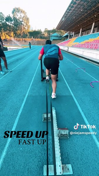 Speed up fast up 🏃🏼‍➡️#trackandfield #everyonecanrunfaster #puresprinter #coachingmentorship #fypage