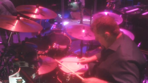 Yet another performance of Lowdown with Boz Scaggs from 2017. I was fortunate to document some of the shows towards the later part of the tour that year. I've sifted through some of what I considered decent performances, some with better overall mixes than others but still worth sharing for those that might be interested. Good Times, Great memories and a lot of music made! #bozscaggs #lowdown Gretsch Drums #classicrock #yachtrock #drummer #drumming #drummerlife #livemusic | David Northrup - Drum