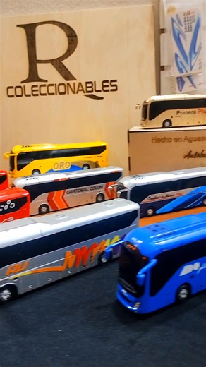 🚍✨ Desde Aguascalientes 🇲🇽… donde los autobuses cobran vida . Fabricamos con detalle el Volvo 9800 escala 1/64, en varias cromáticas 😍 🧩 Contamos con piezas disponibles 📦 Envíos a todo México y Estados Unidos 🇺🇸 💰 $650 pesos más gastos de envío 🚚 Entrega inmediata 🔥 Hecho con calidad y pasión aguascalentense 💬 Pide el tuyo por WhatsApp 4493056007 - 4492643837 ¡Colecciona lo mejor, colecciona Alex Alonso! 😎 #AutobusesAlexAlonso #Volvo9800 #Escala164 #HechoEnAguascalientes #BusCollect