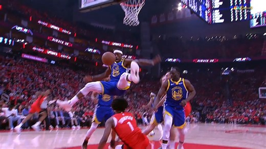 393K views · 2.6K reactions | Golden State Warriors 的Jimmy Butler 在第一節起跳搶籃板時被絆倒失衡的Amen Thompson 碰撞而失衡倒地。 其後被診斷為骨盆挫傷(pelvis contusion)，將不會返場。 - 隊友Brandin Podziemski 亦因病(stomach issue) 而在上陣約8分鐘後退場，未知會否返場。 - 來源：NBA、BR、Anthony Slater | 極力誌籃球 Clutch | Facebook