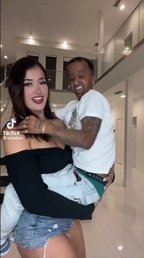 Tall Girl lift short Man Dance