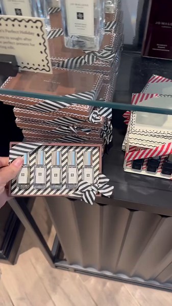 Holiday Shopping at Jo Malone London